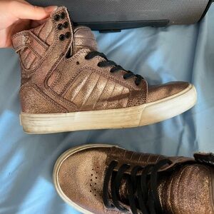 Supra ankle high tennis shoes